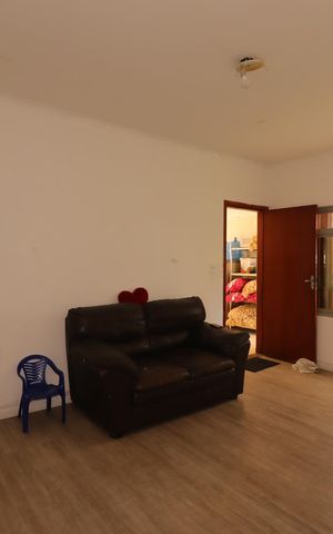 Casa à venda com 154m², 4 quartos e 2 vagasSala