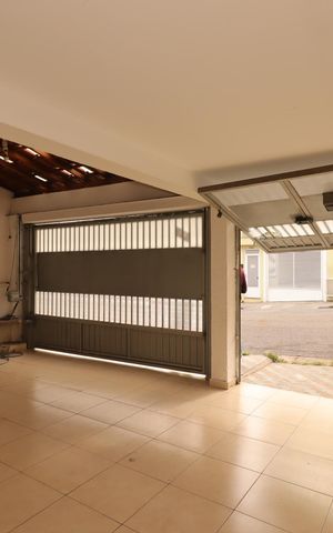 Casa à venda com 154m², 4 quartos e 2 vagasGaragem