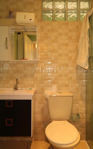 Casa à venda com 154m², 4 quartos e 2 vagasBanheiro social