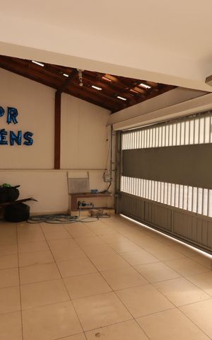 Casa à venda com 154m², 4 quartos e 2 vagasGaragem
