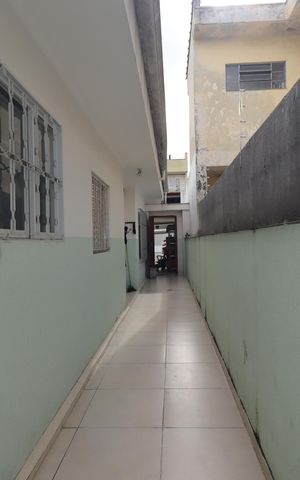 Casa à venda com 154m², 4 quartos e 2 vagasCorredor externo