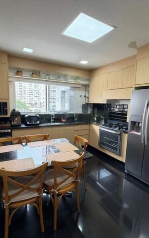 Casa à venda com 236m², 3 quartos e 3 vagas