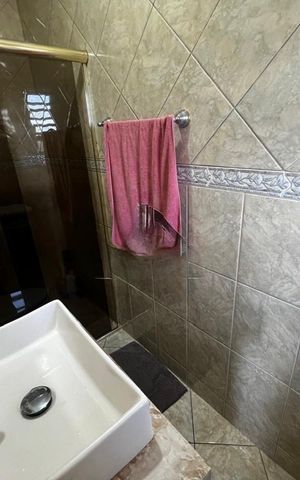 Casa à venda com 200m², 5 quartos e 3 vagas