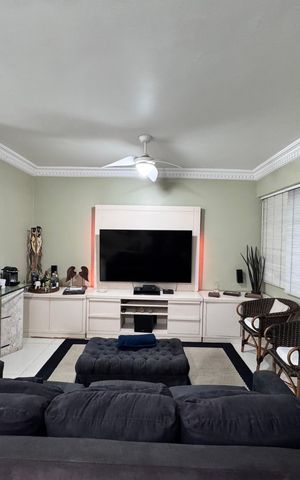 Apartamento para alugar com 159m², 3 quartos e 2 vagasSala