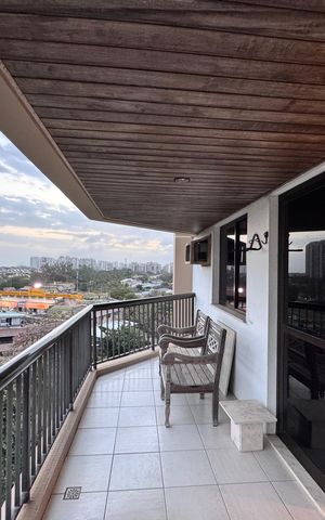 Apartamento para alugar com 159m², 3 quartos e 2 vagasVaranda
