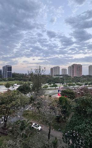 Apartamento para alugar com 159m², 3 quartos e 2 vagasVaranda