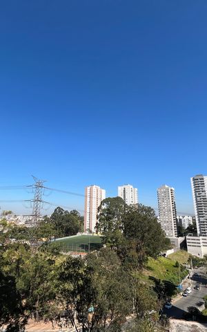Apartamento à venda com 58m², 2 quartos e 1 vaga Apartamento à venda com 58m², 2 quartos e 1 vagaVista da Sacada