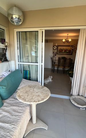 Apartamento à venda com 58m², 2 quartos e 1 vaga Apartamento à venda com 58m², 2 quartos e 1 vagaSacada