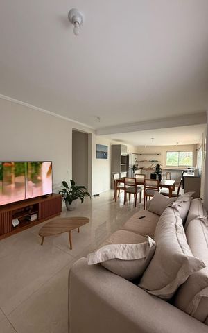 Casa de condomínio para alugar com 180m², 3 quartos e 2 vagas Casa de condomínio para alugar com 180m², 3 quartos e 2 vagasSala