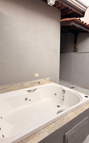 Casa à venda com 90m², 2 quartos e 2 vagasQuintal