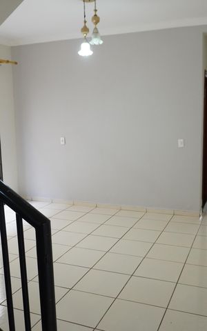Casa para alugar com 201m², 3 quartos e 2 vagasSala