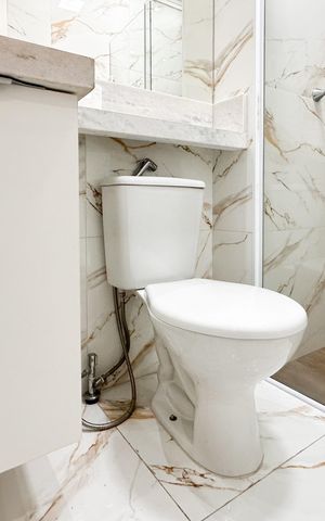 Apartamento à venda com 46m², 2 quartos e 1 vaga Apartamento à venda com 46m², 2 quartos e 1 vagaBanheiro Social