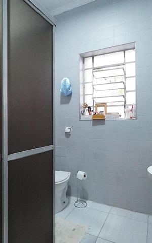 Casa para alugar com 300m², 3 quartos e 3 vagasBanheiro