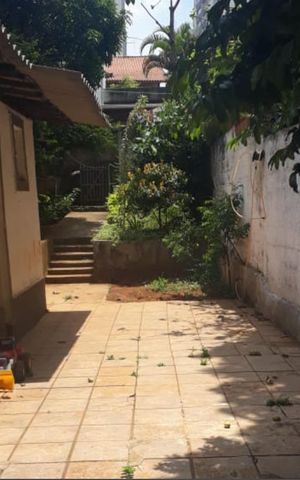 Casa à venda com 180m², 3 quartos e 2 vagas Casa à venda com 180m², 3 quartos e 2 vagasÁrea externa