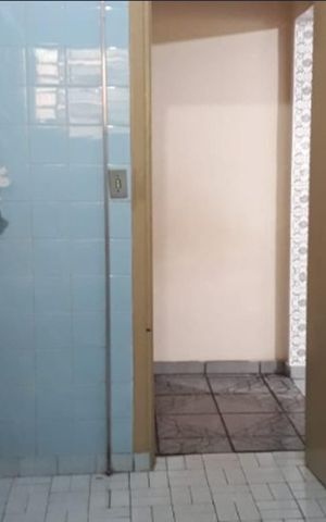 Casa à venda com 180m², 3 quartos e 2 vagas Casa à venda com 180m², 3 quartos e 2 vagasBanheiro