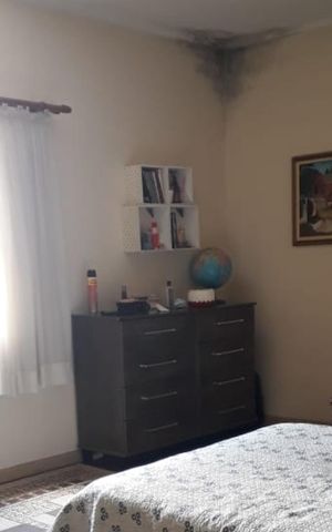 Casa à venda com 180m², 3 quartos e 2 vagas Casa à venda com 180m², 3 quartos e 2 vagasQuarto