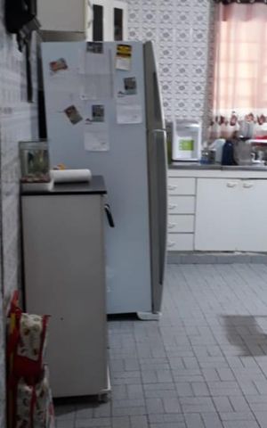 Casa à venda com 180m², 3 quartos e 2 vagas Casa à venda com 180m², 3 quartos e 2 vagasCozinha