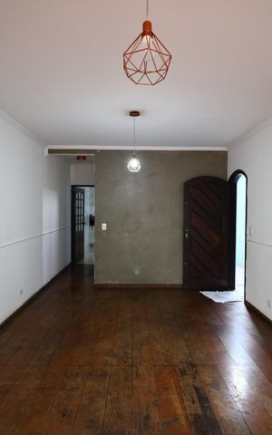 Casa à venda com 156m², 4 quartos e 4 vagasSala