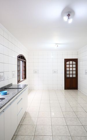 Casa à venda com 156m², 4 quartos e 4 vagasCozinha