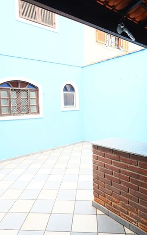 Casa à venda com 156m², 4 quartos e 4 vagasChurrasqueira