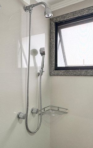Apartamento à venda com 70m², 3 quartos e 1 vaga Apartamento à venda com 70m², 3 quartos e 1 vagaBanheiro da Suíte