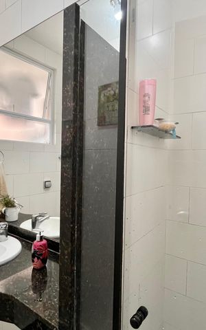 Apartamento à venda com 105m², 3 quartos e sem vaga Apartamento à venda com 105m², 3 quartos e sem vagaBanheiro social
