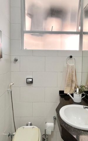 Apartamento à venda com 105m², 3 quartos e sem vaga Apartamento à venda com 105m², 3 quartos e sem vagaBanheiro social