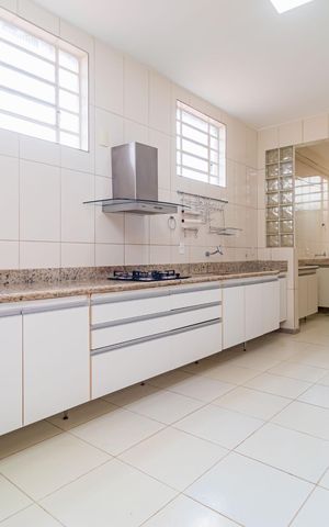 Casa para alugar com 210m², 4 quartos e 2 vagasCozinha