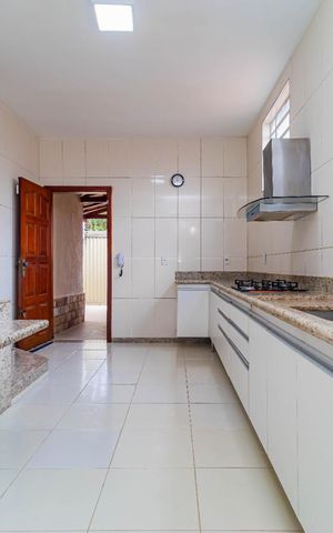 Casa para alugar com 210m², 4 quartos e 2 vagasCozinha