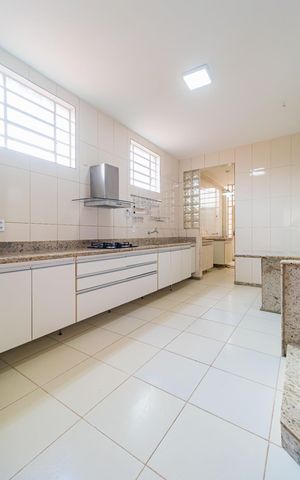 Casa para alugar com 210m², 4 quartos e 2 vagasCozinha