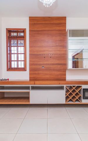 Casa para alugar com 210m², 4 quartos e 2 vagasSala