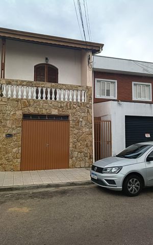 Casa para alugar com 170m², 3 quartos e 2 vagas Casa para alugar com 170m², 3 quartos e 2 vagasFachada