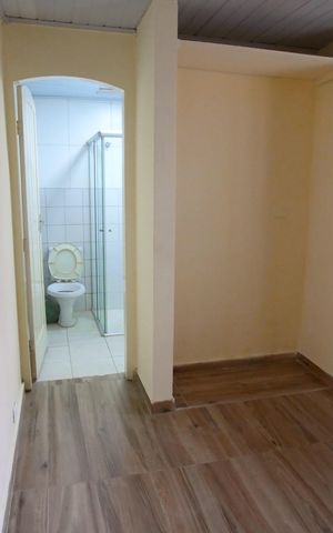 Casa para alugar com 200m², 1 quarto e 6 vagasQuarto