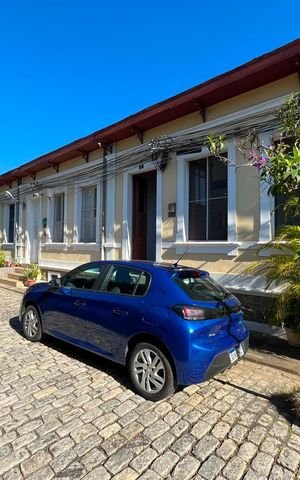 Casa à venda com 105m², 2 quartos e 1 vaga Casa à venda com 105m², 2 quartos e 1 vagaFachada