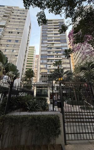 Apartamento para alugar com 250m², 4 quartos e 2 vagas