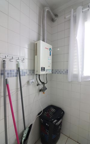 Casa de condomínio à venda com 73m², 3 quartos e 1 vagaÁrea de Serviço
