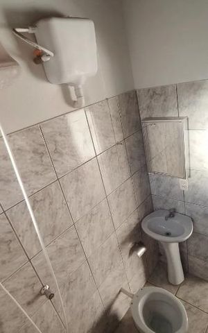 Casa para alugar com 300m², 3 quartos e 3 vagas Casa para alugar com 300m², 3 quartos e 3 vagasBanheiro de serviço
