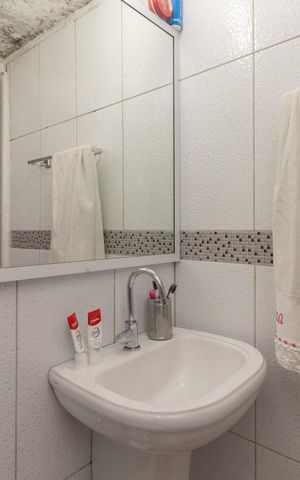 Casa à venda com 77m², 1 quarto e 2 vagas Casa à venda com 77m², 1 quarto e 2 vagasBanheiro
