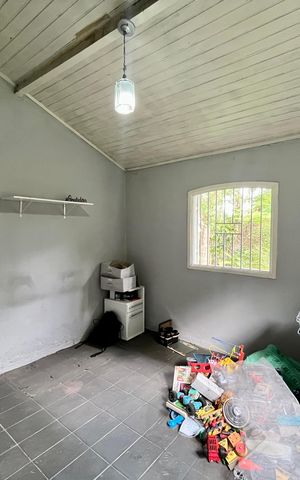 Casa à venda com 9900m², 6 quartos e 5 vagas Casa à venda com 9900m², 6 quartos e 5 vagasQuarto