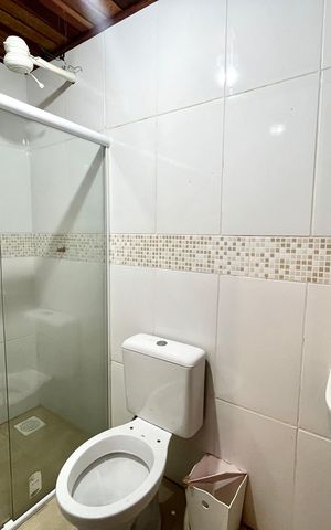 Casa à venda com 9900m², 6 quartos e 5 vagas Casa à venda com 9900m², 6 quartos e 5 vagasBanheiro da Suíte