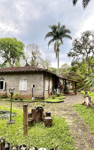 Casa à venda com 9900m², 6 quartos e 5 vagas
