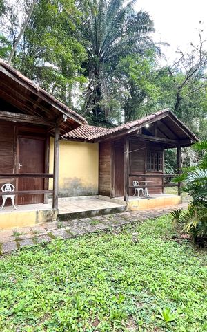 Casa à venda com 9900m², 6 quartos e 5 vagas Casa à venda com 9900m², 6 quartos e 5 vagasSuíte