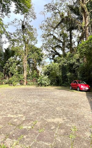 Casa à venda com 9900m², 6 quartos e 5 vagas Casa à venda com 9900m², 6 quartos e 5 vagasGaragem