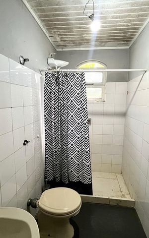 Casa à venda com 9900m², 6 quartos e 5 vagas Casa à venda com 9900m², 6 quartos e 5 vagasBanheiro