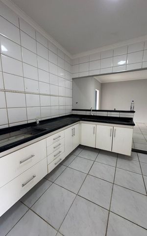Casa para alugar com 210m², 2 quartos e 2 vagasCozinha