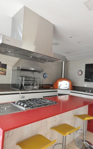 Casa de condomínio à venda com 515m², 4 quartos e 5 vagasEspaço Gourmet