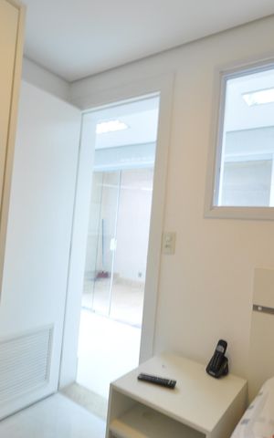 Casa de condomínio à venda com 515m², 4 quartos e 5 vagasQuarto de serviço