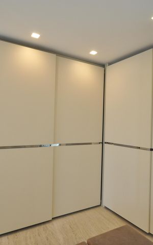 Casa de condomínio à venda com 515m², 4 quartos e 5 vagasCloset