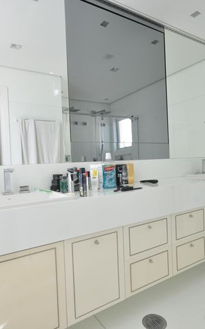 Casa de condomínio à venda com 515m², 4 quartos e 5 vagasBanheiro da Suíte Master