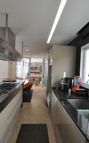 Casa de condomínio à venda com 515m², 4 quartos e 5 vagasCozinha